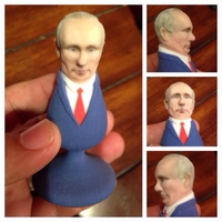 Anální kolík je věrnou podobiznou ruského prezidenta Putina.