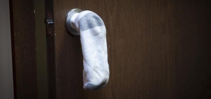 Aplikace Sock-it upozorní spolubydlící, že nechcete být při sexu rušeni