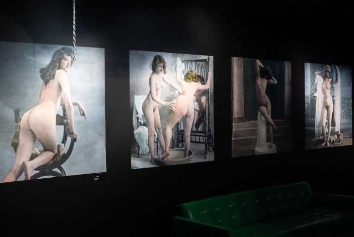 Výstava PRAHA DEKADENTNÍ: odhalte pikantní historii pražské erotiky a prostituce