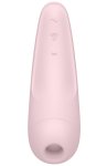 Nabíjecí stimulátor klitorisu Satisfyer Curvy 2+, růžový – ovládaný mobilem