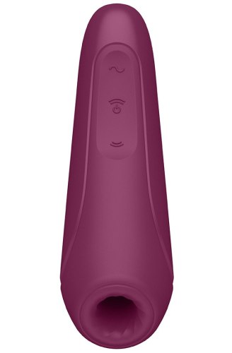 Nabíjecí stimulátor klitorisu Satisfyer Curvy 1+, vínový – ovládaný mobilem