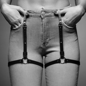 Ozdobné řemínkové podvazky MAZE Shorts Garter, černé – BDSM postroje