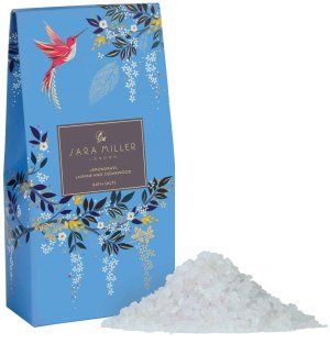Sůl do koupele Heathcote & Ivory Sara Miller – citronová tráva, jasmín a cedr – Sůl do koupele