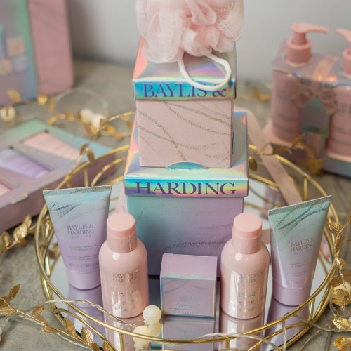 Kosmetická sada Baylis & Harding – jojoba, vanilka a mandle, 6 ks