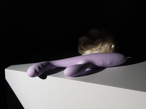 Hřejivý vibrátor s králíčkem Svakom Cici+ 2