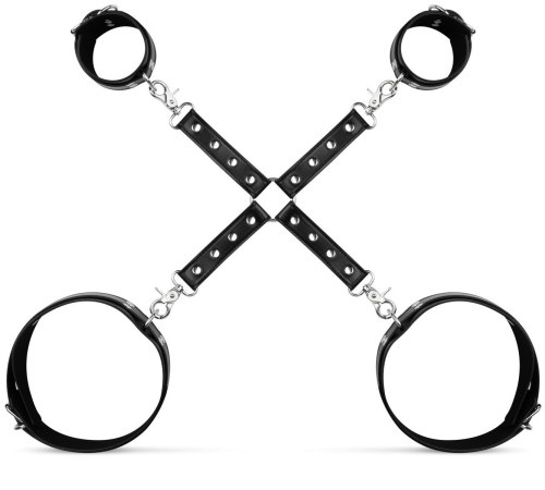 BDSM kříž s pouty na ruce a stehna Bedroom Fantasies