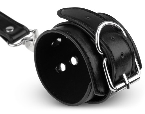 BDSM kříž s pouty na ruce a stehna Bedroom Fantasies