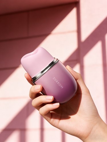 Sací stimulátor s jazýčkem Svakom Klitty