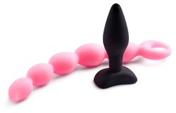Erotické hračky pro anální stimulaci.