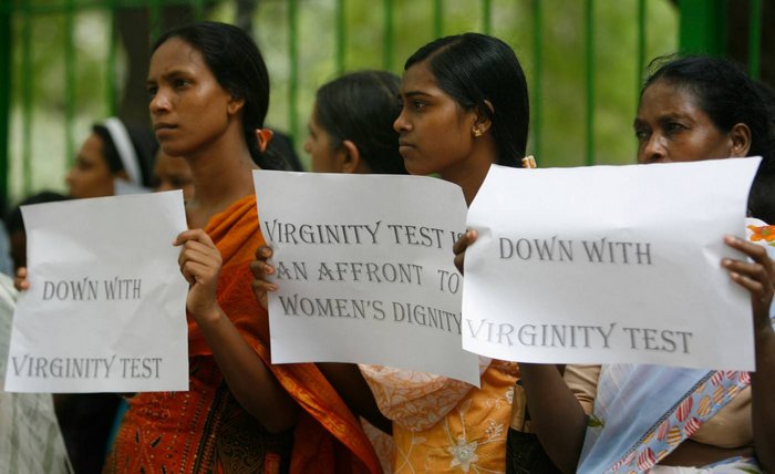 protesty proti zkoušce panenství