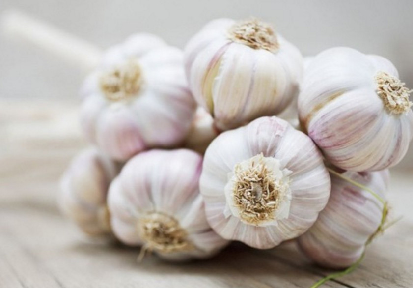 Česnek je zázračná bylinka vhodná nejen během menopauzy