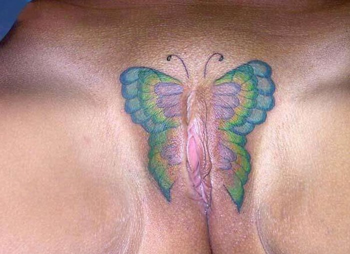 tetováni stydké pysky vagina