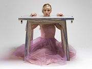 Pranýř ve tvaru stolu pro fetish fantasie