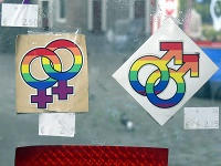 Symbol leseb (vlevo) a gayů (vpravo)